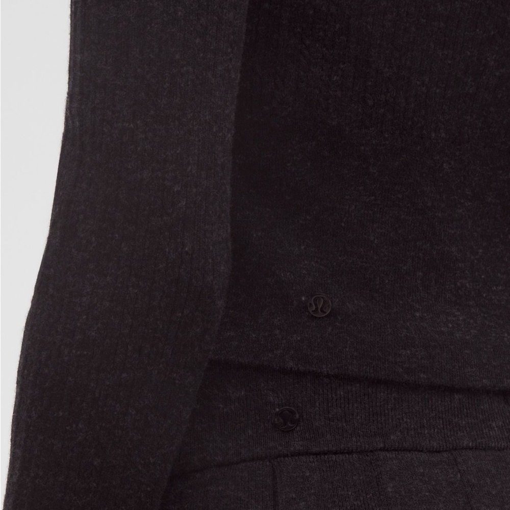 Lululemon Soft Micro Cable Merino
Hooded Cardigan ⭐️ NWT⭐️ XS ⭐️ - Picture 11 of 11
